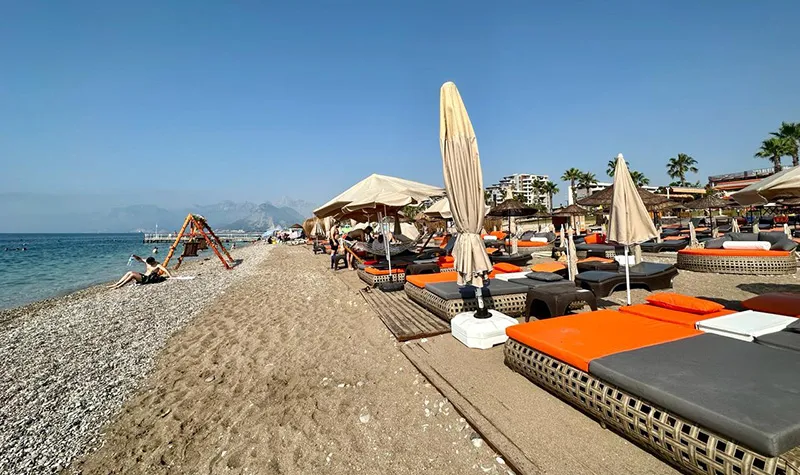 Praia de Konyalti, em Antalya, Riviera Turca Praia de Konyalti, em Antalya