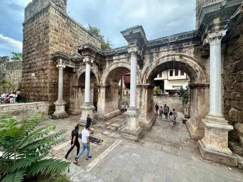 Porta de Adriano, Antalya, Turquia